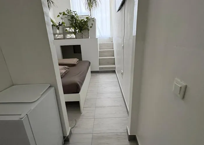 Industrial 1 Apartment *